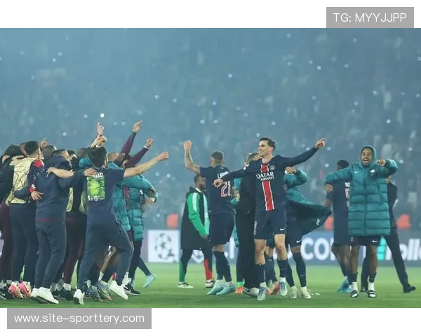 巴黎圣日耳曼官方：法比安·鲁伊斯左膝挫伤继续接受治疗