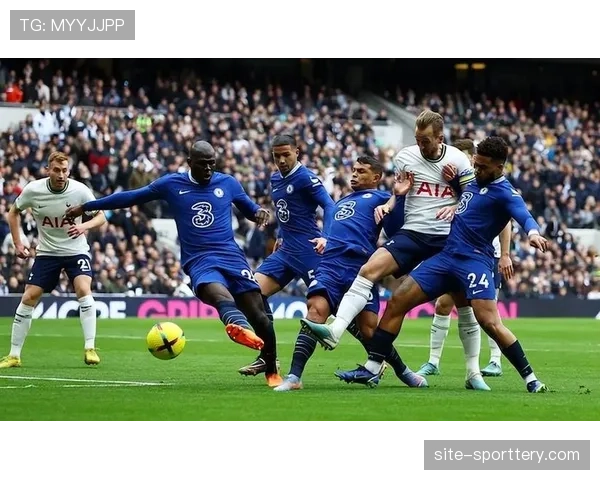 花絮:无人机闯入球场,伦敦德比被迫暂停三分钟 花絮:无人机闯入球场,伦敦德比被迫暂停三分钟